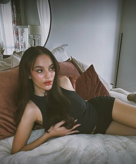 Charletta ASMR photo 25
