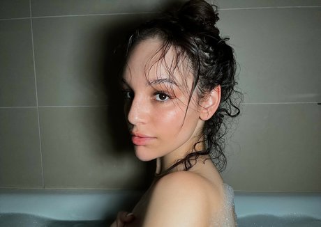 Charletta ASMR photo 32