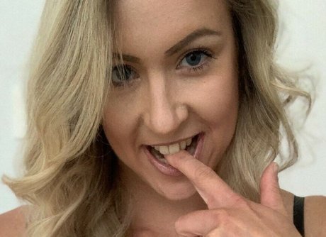 Charlie Emma photo 10