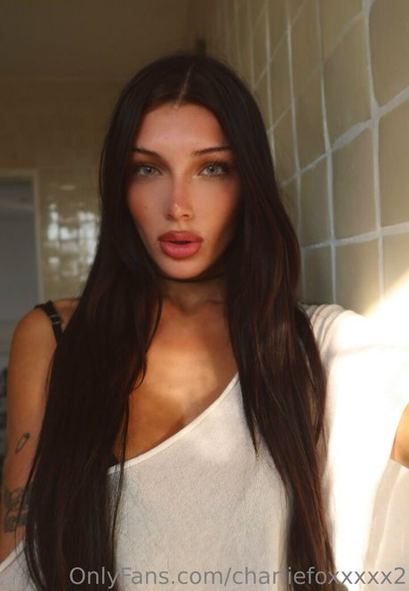 Charliefoxxxxx2 photo 31
