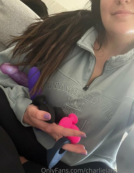 Charliejamessyd photo 48