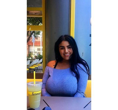 Charlotte Godoy photo 22