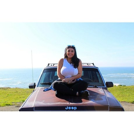Charlotte Godoy photo 73