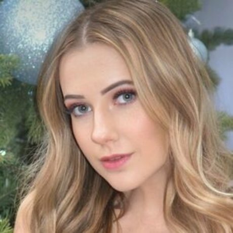 Charlotte Lily photo 20
