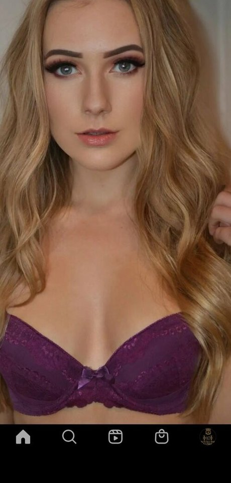 Charlotte Lily photo 21