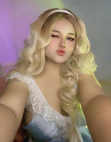 Charlotte LinLin photo 5