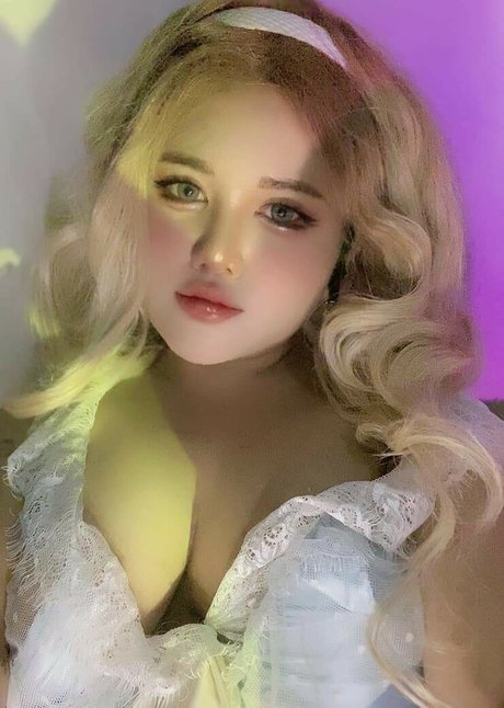Charlotte LinLin photo 6