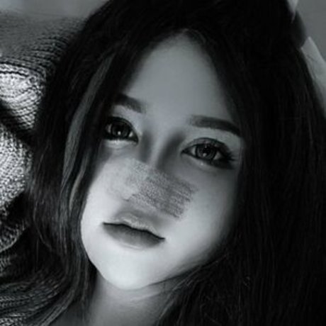 Charlotte LinLin photo 7