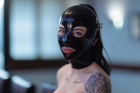 Charlotte Sartre photo 37