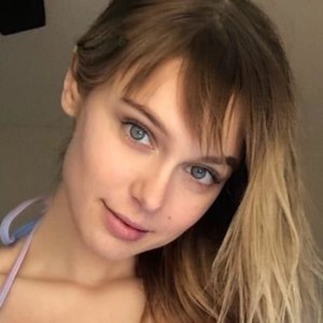 Charlotte Winslow photo 10