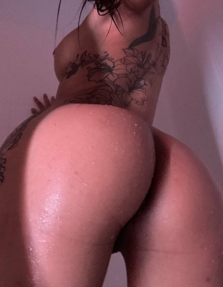 Cheekychynaa photo 9