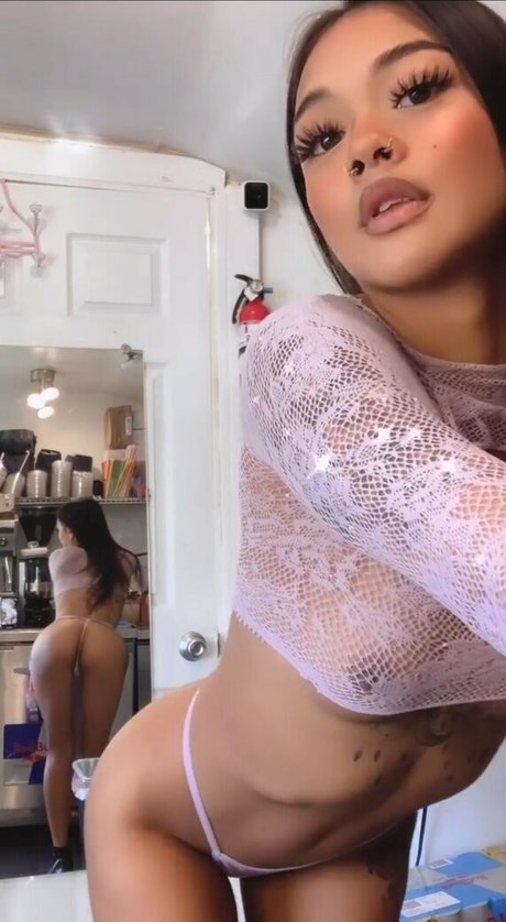 Cheekychynaa photo 11