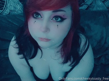 Cheekytoasty_free photo 1