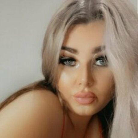 Luna Foxx photo 3