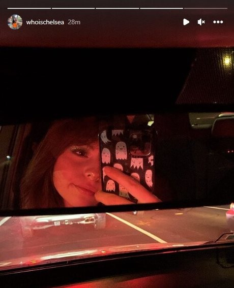 Chelsea Cook photo 14