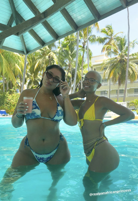 Chelsea Karpel photo 56