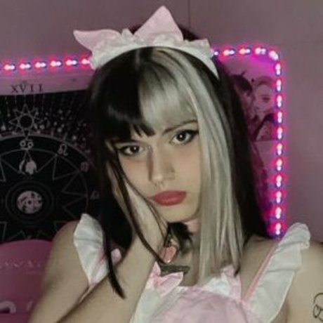 Cherry Bella photo 4