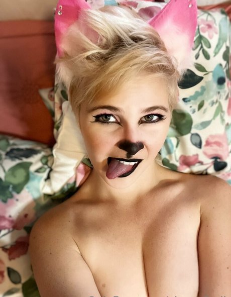 Cherryfoxjk photo 17