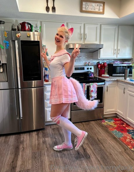 Cherryfoxjk photo 18