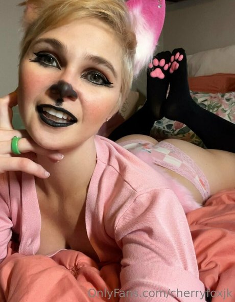 Cherryfoxjk photo 26