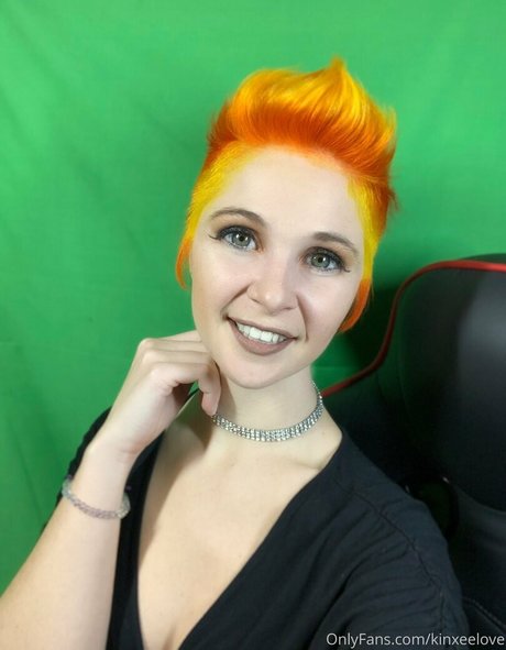 Cherryfoxjk photo 40
