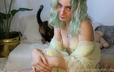 Profile photo of Cherrylolli_sfw