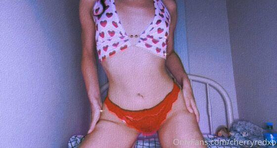 cherryredxo photo 6