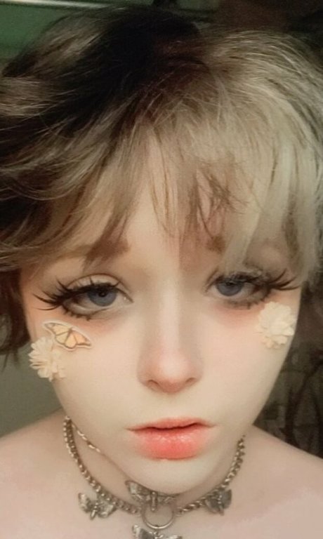 Cherub-cheeks photo 3