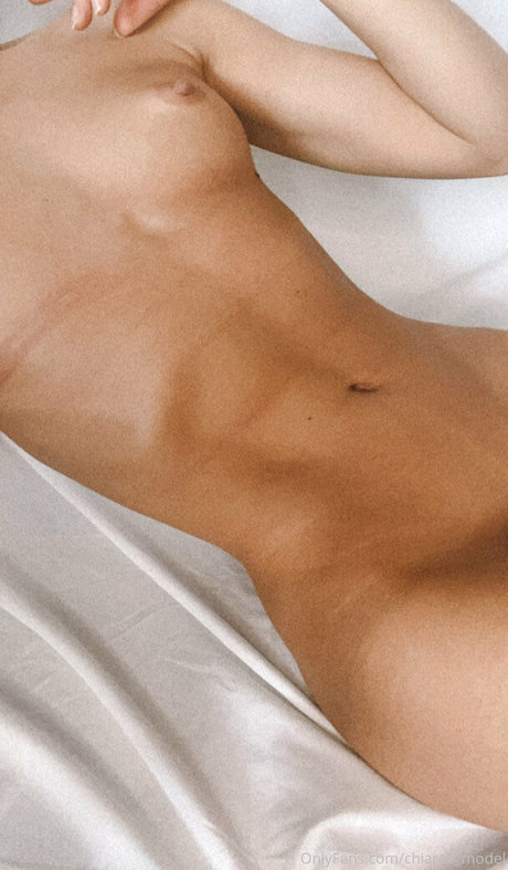 Chiarab_model photo 4