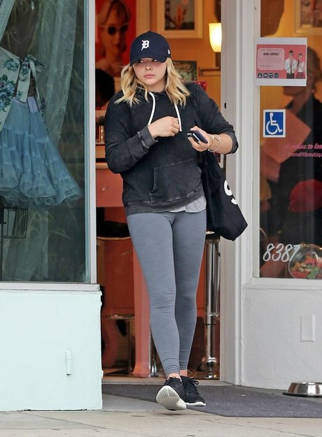 Chloe Grace Moretz photo 24
