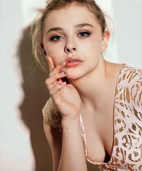 Chloe Grace Moretz photo 31