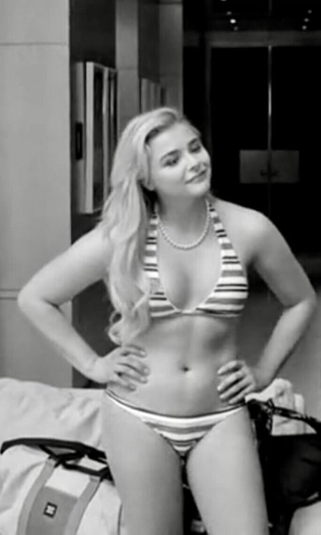 Chloe Grace Moretz photo 1051