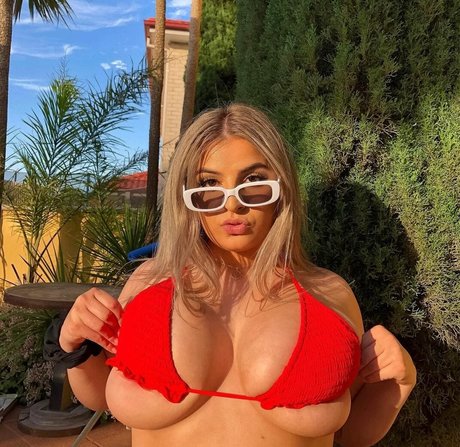 Chloe C photo 65