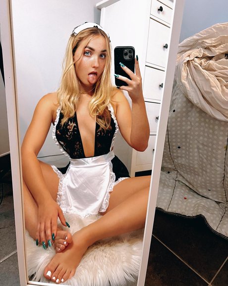 Chloe Chevalier photo 25