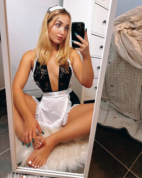 Chloe Chevalier photo 59