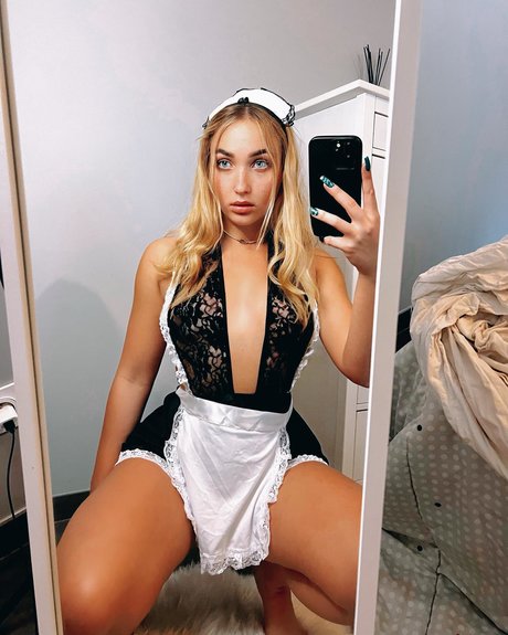Chloe Chevalier photo 145