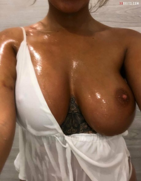 Chloe Elizabeth photo 21