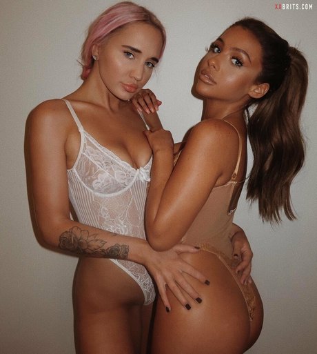 Chloe Elizabeth photo 42