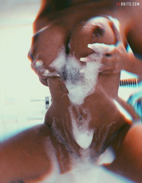 Chloe Elizabeth photo 55