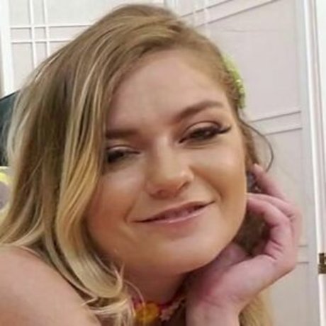 Chloe Foster photo 20