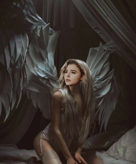 Chloe Grace Moretz photo 208