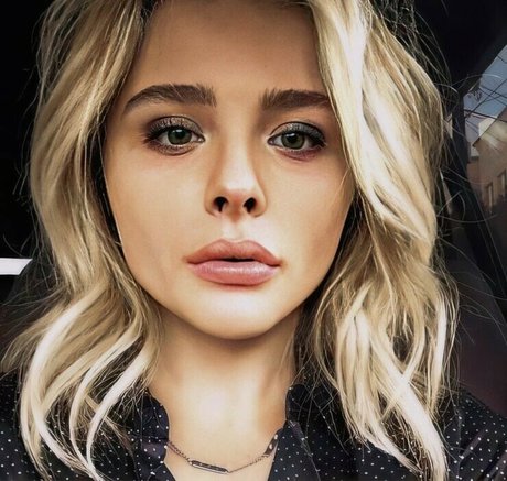 Chloe Grace Moretz photo 359