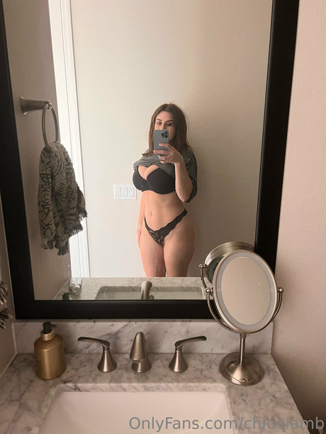 Chloe Lamb photo 263