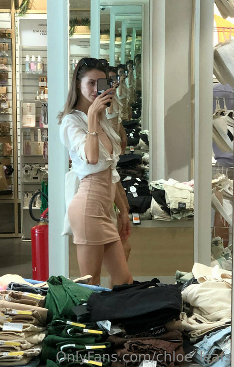 Chloe Leafs photo 32