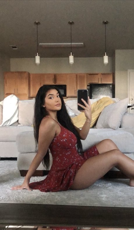 Chloe Medina photo 33