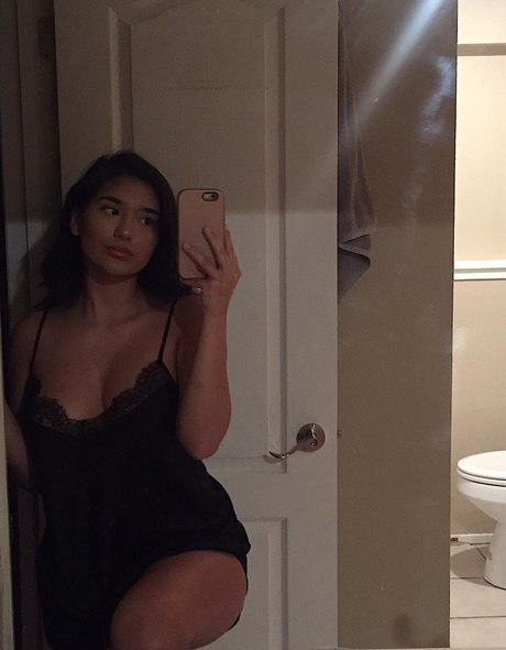 Chloe Medina photo 39