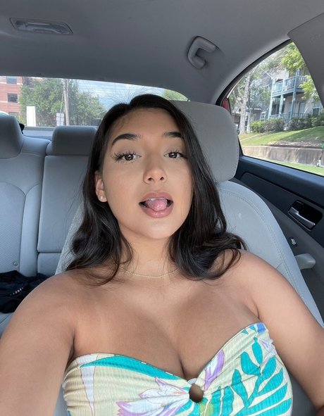 Chloe Medina photo 41