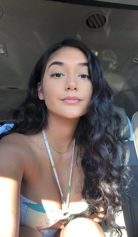 Chloe Medina photo 43