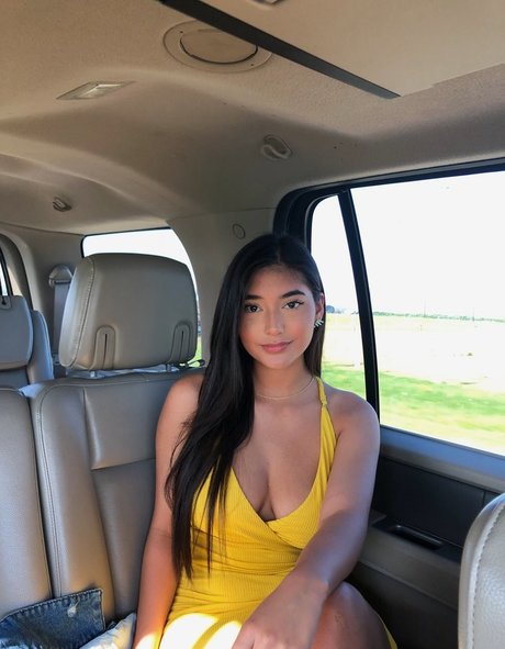 Chloe Medina photo 50