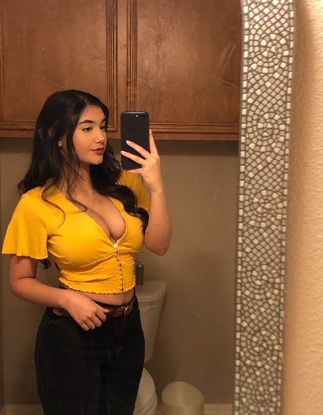 Chloe Medina photo 53